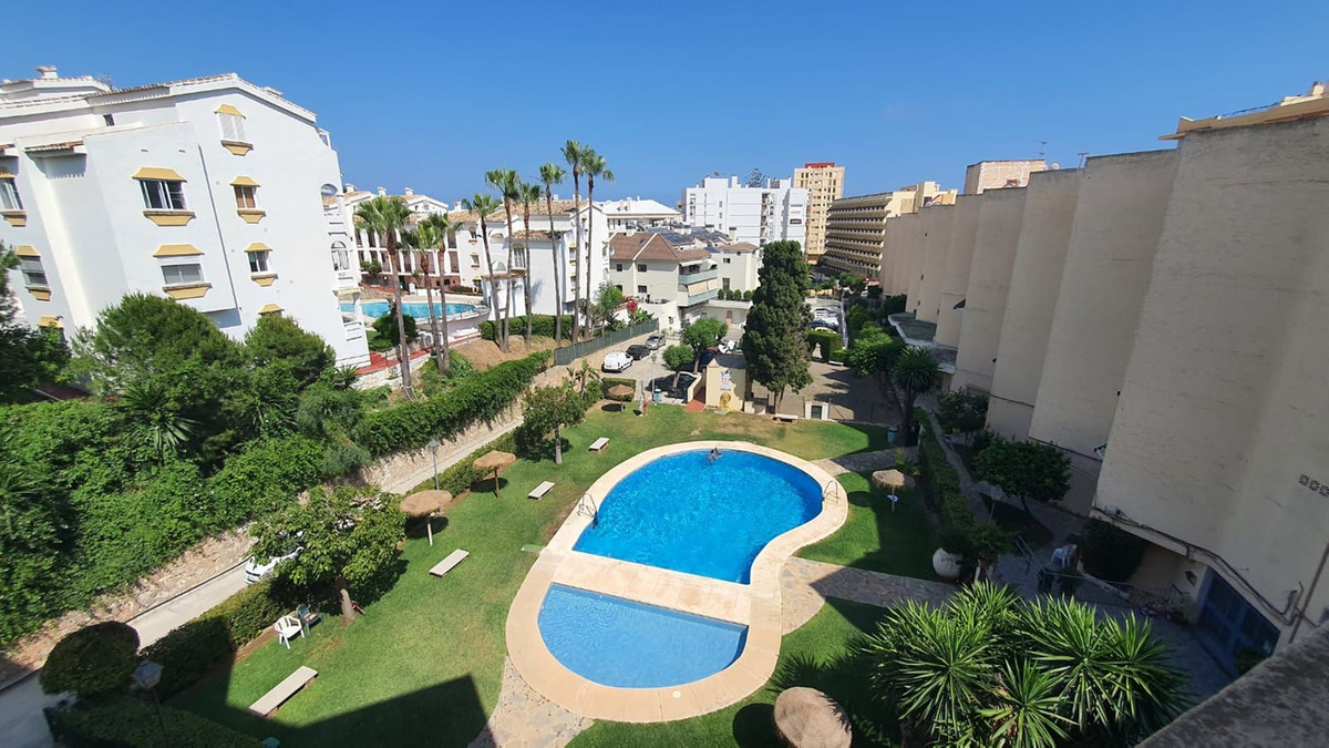 2 Bed Apartment for sale in Torreblanca Costa Del Sol, Málaga, Spain