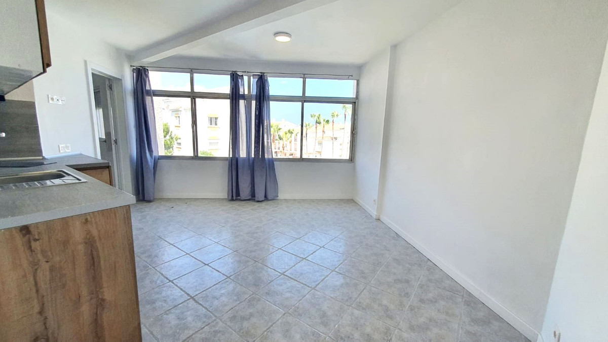 2 Bed Apartment for sale in Torreblanca Costa Del Sol, Málaga, Spain