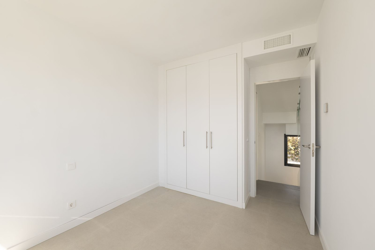 Se vende Villa - Chalet de 3 dormitorios en Costa Del Sol, Málaga, España