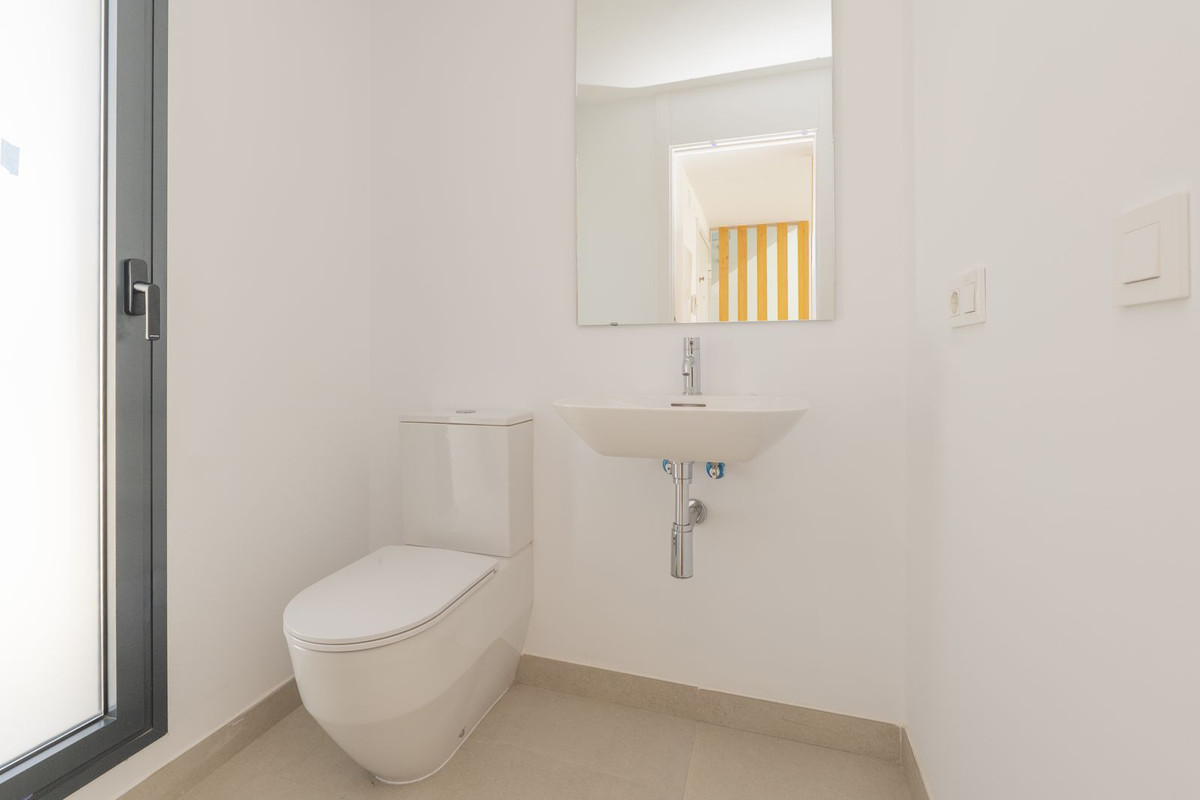 Se vende Villa - Chalet de 3 dormitorios en Costa Del Sol, Málaga, España