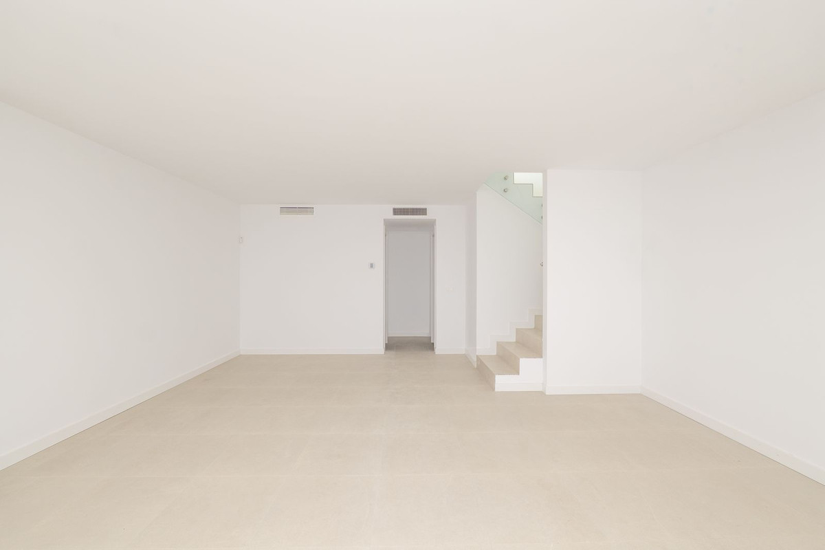 Se vende Villa - Chalet de 3 dormitorios en Costa Del Sol, Málaga, España
