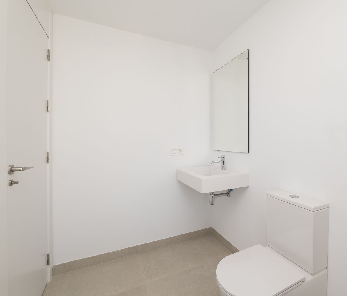 Se vende Villa - Chalet de 3 dormitorios en Costa Del Sol, Málaga, España