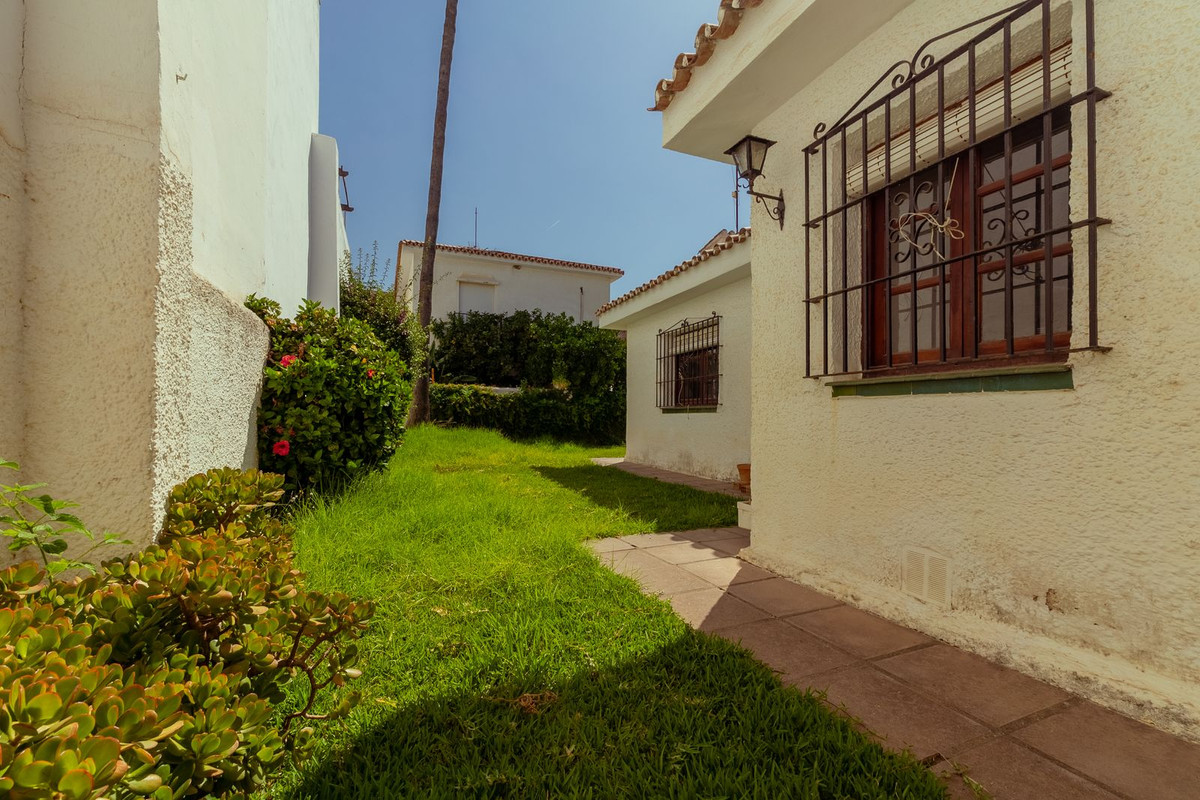 2 Bed Townhouse for sale in La Cala De Mijas Costa Del Sol, Málaga, Spain