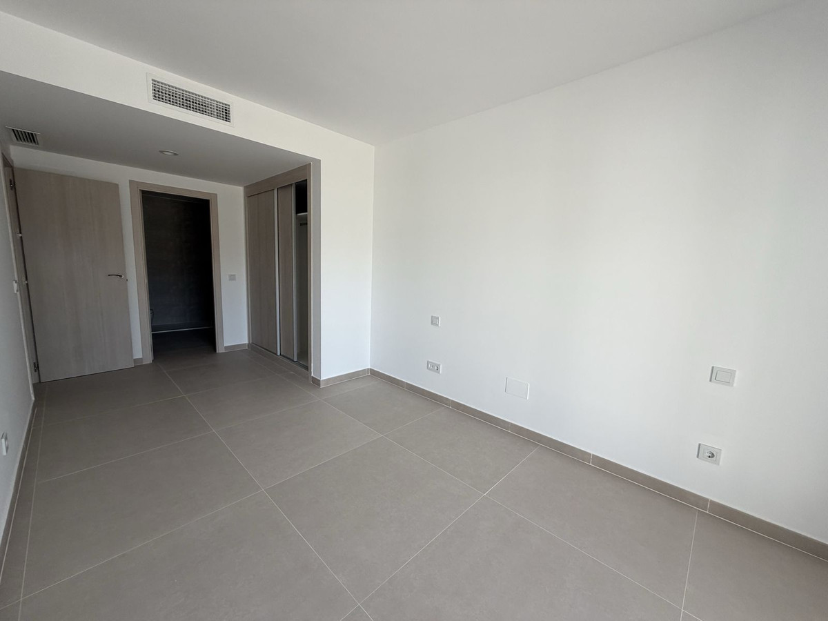 2 Bed Apartment for sale in La Duquesa Costa Del Sol, Málaga, Spain