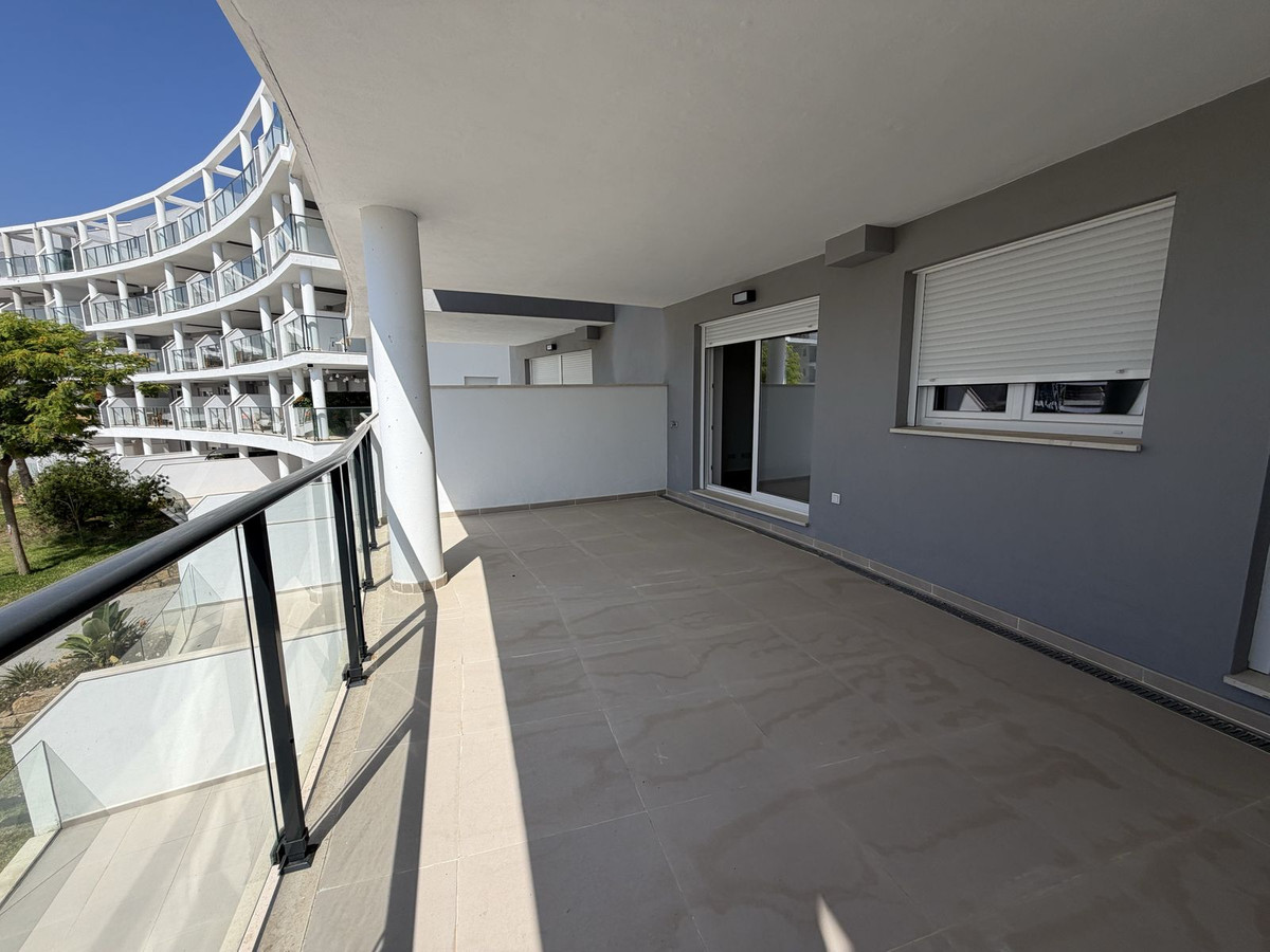 2 Bed Apartment for sale in La Duquesa Costa Del Sol, Málaga, Spain