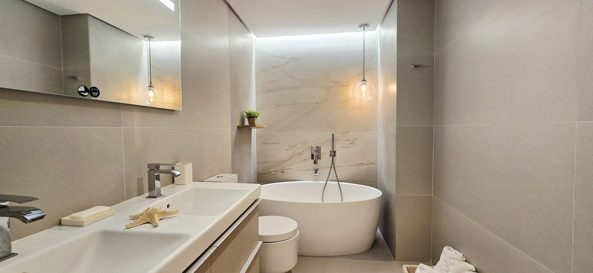 3 Bed Apartment for sale in Los Arqueros Costa Del Sol, Málaga, Spain