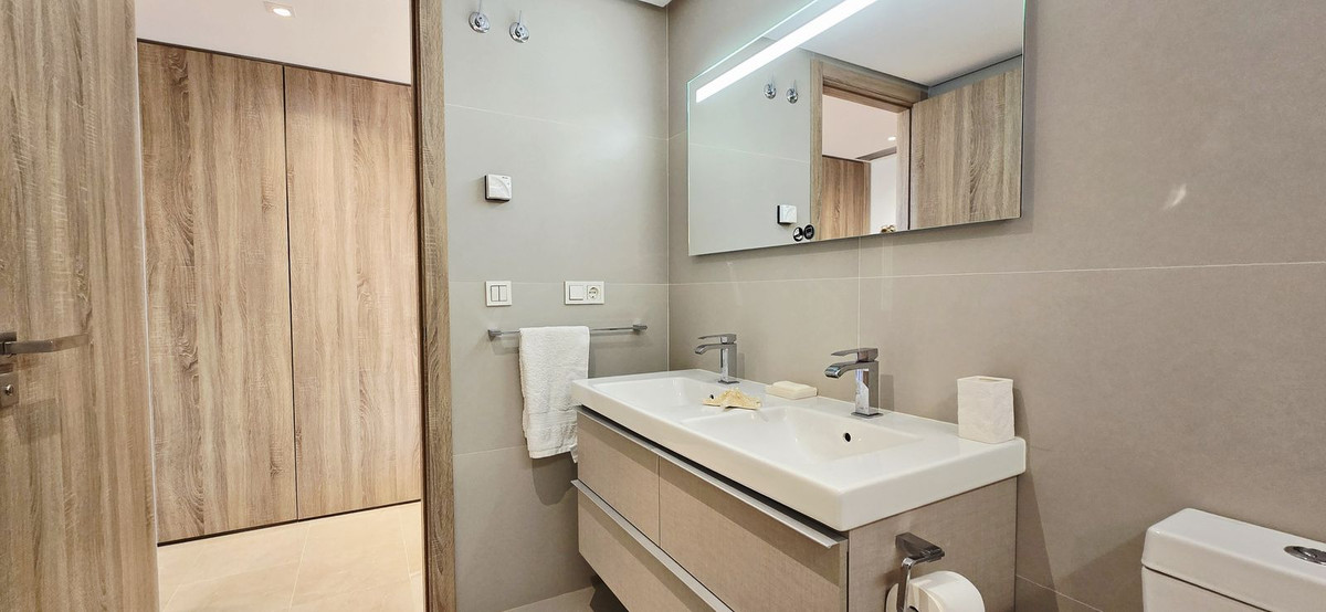 3 Bed Apartment for sale in Los Arqueros Costa Del Sol, Málaga, Spain