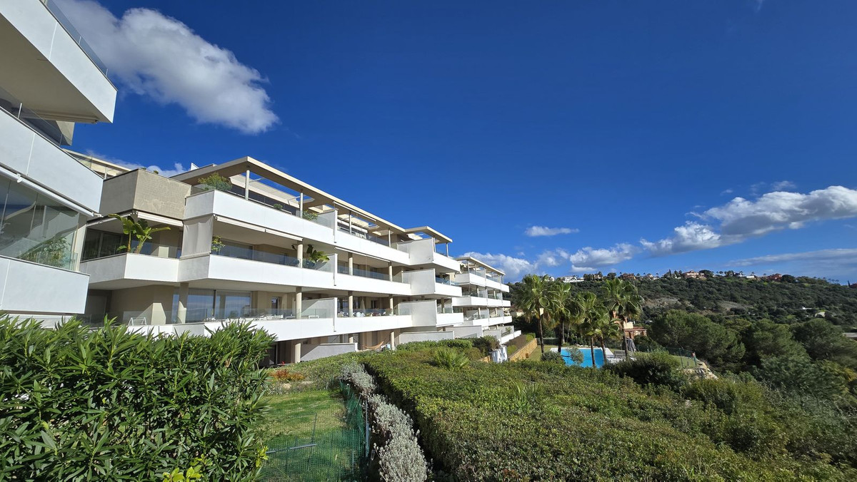 3 Bed Apartment for sale in Los Arqueros Costa Del Sol, Málaga, Spain