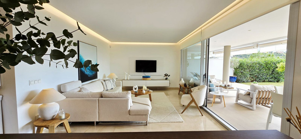 3 Bed Apartment for sale in Los Arqueros Costa Del Sol, Málaga, Spain