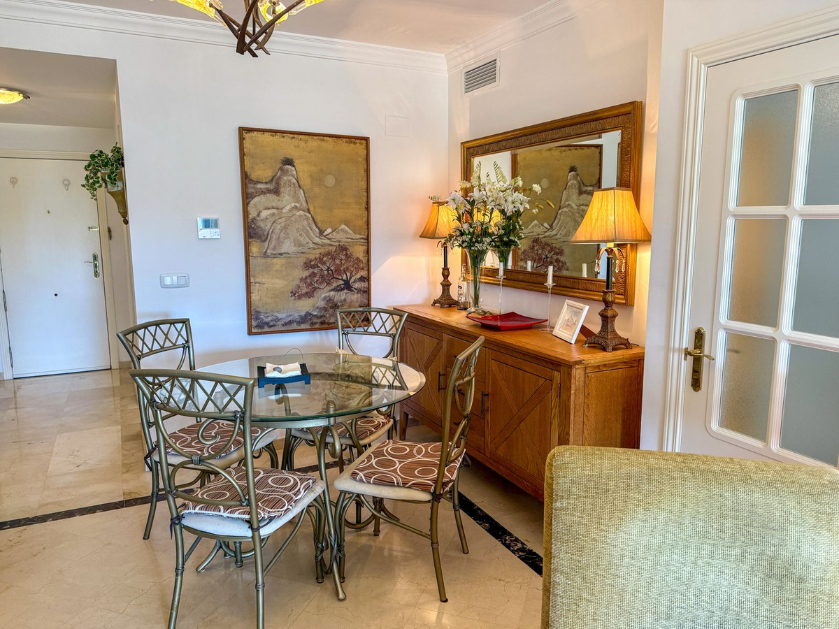 Se vende Apartamento Planta Media de 2 dormitorios en Costa Del Sol, Málaga, España