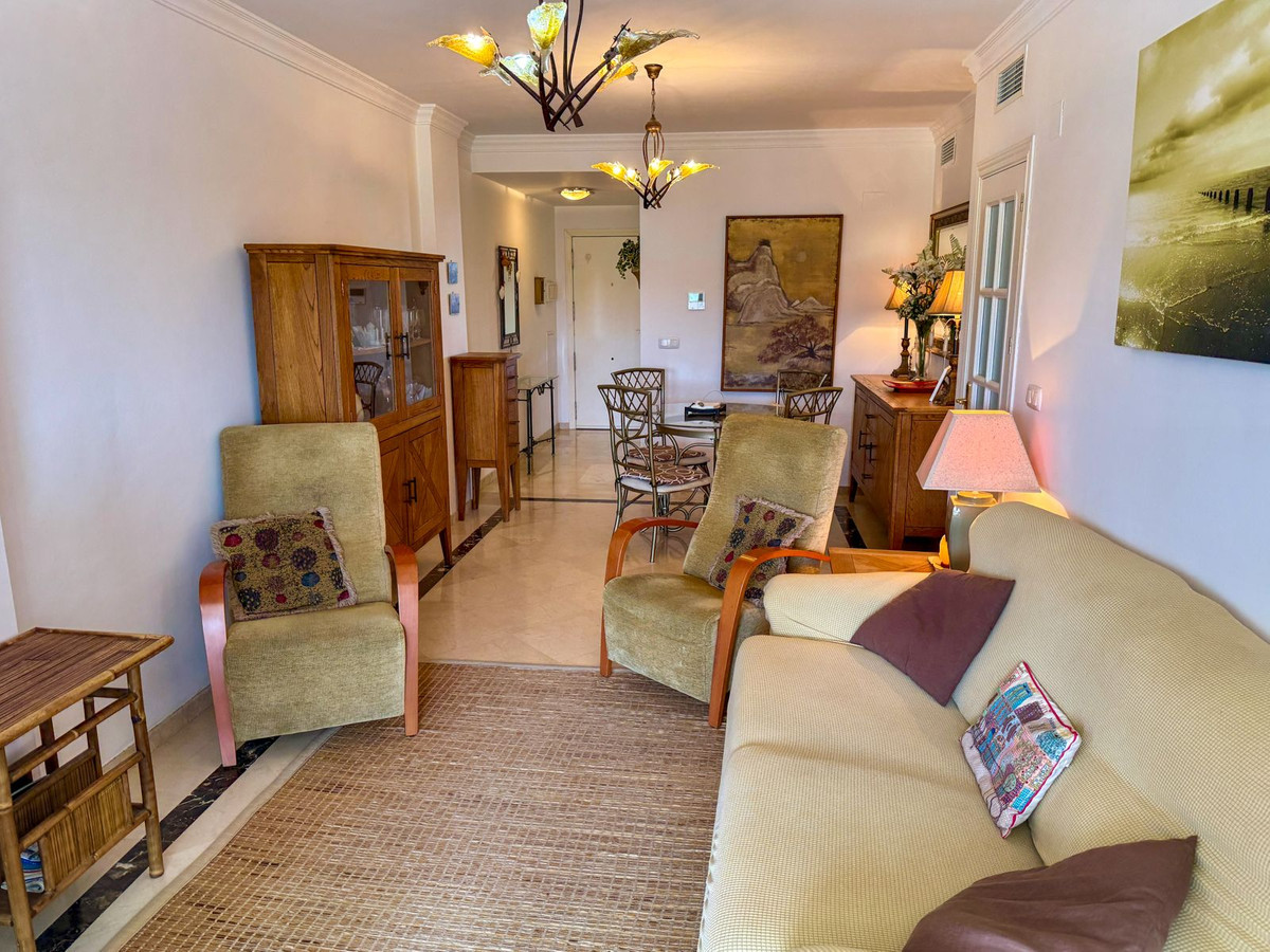 Se vende Apartamento Planta Media de 2 dormitorios en Costa Del Sol, Málaga, España