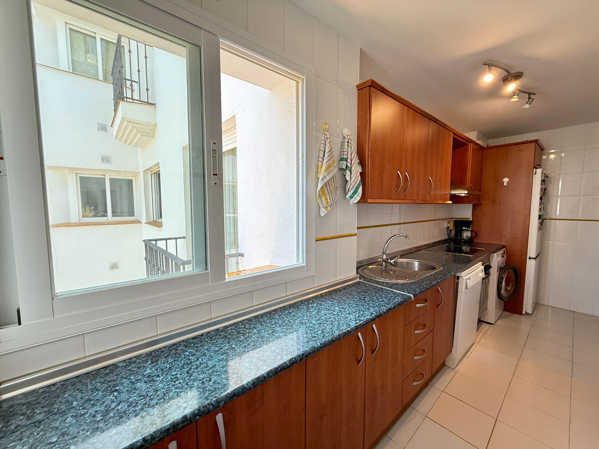 Se vende Apartamento Planta Media de 2 dormitorios en Costa Del Sol, Málaga, España