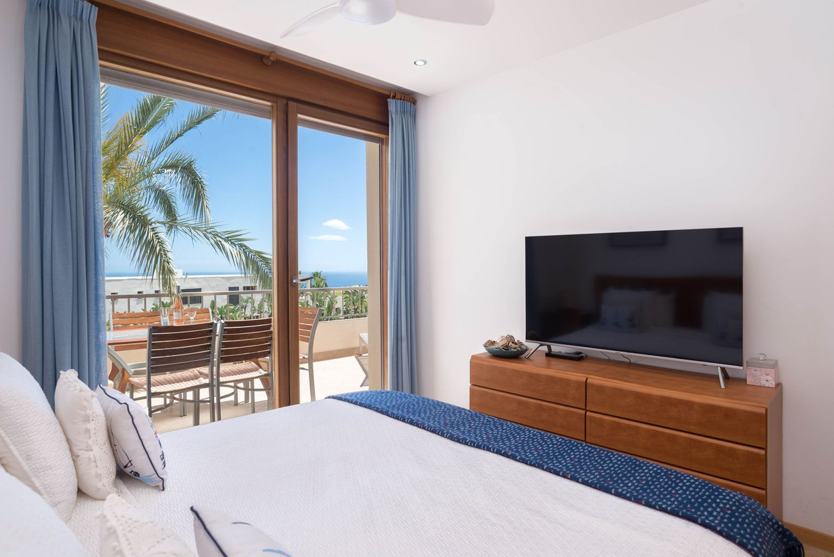 Se vende Apartamento Planta Media de 3 dormitorios en Costa Del Sol, Málaga, España