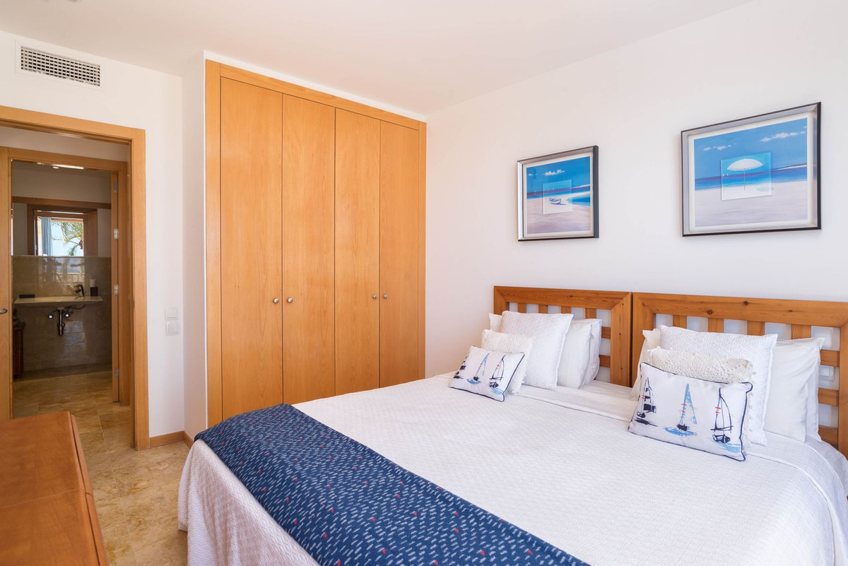 Se vende Apartamento Planta Media de 3 dormitorios en Costa Del Sol, Málaga, España