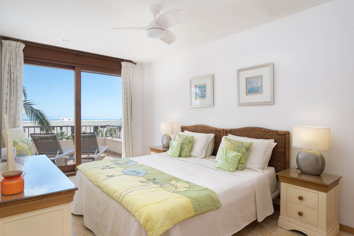Se vende Apartamento Planta Media de 3 dormitorios en Costa Del Sol, Málaga, España