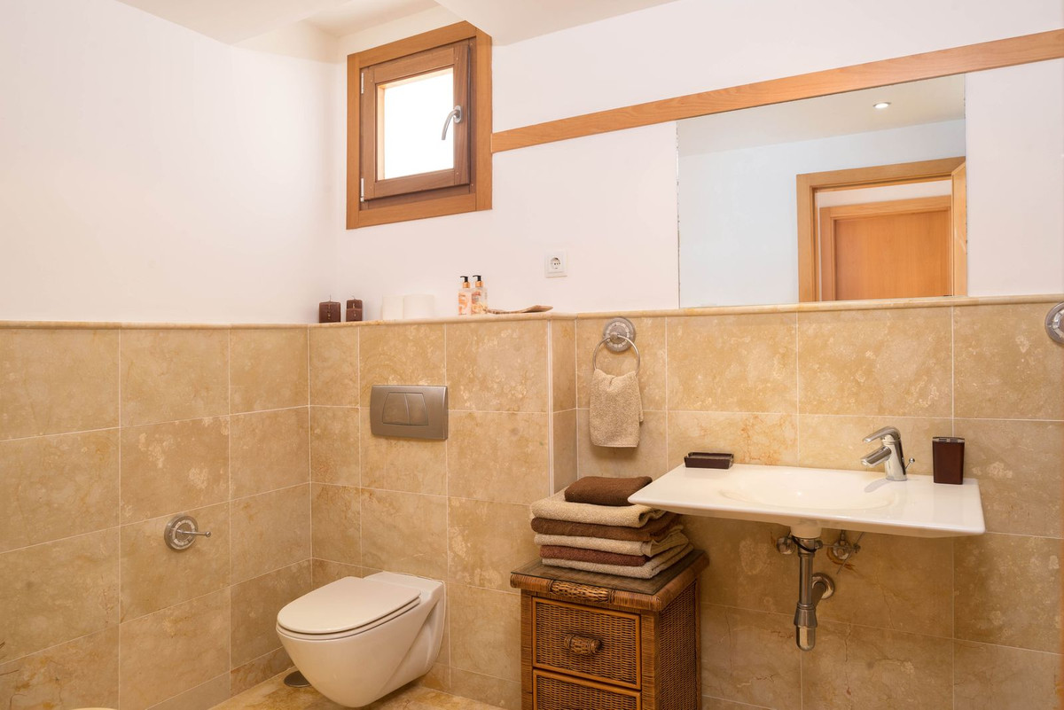 Se vende Apartamento Planta Media de 3 dormitorios en Costa Del Sol, Málaga, España