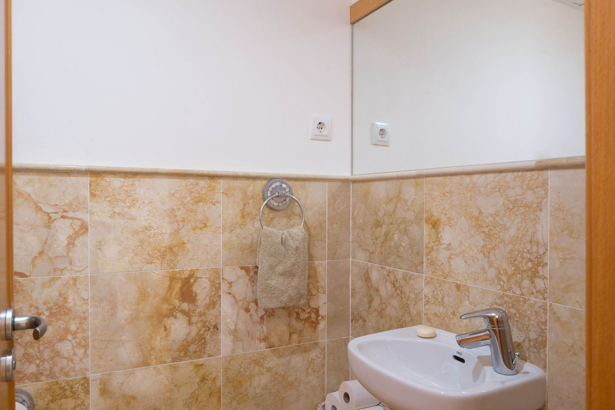 Se vende Apartamento Planta Media de 3 dormitorios en Costa Del Sol, Málaga, España