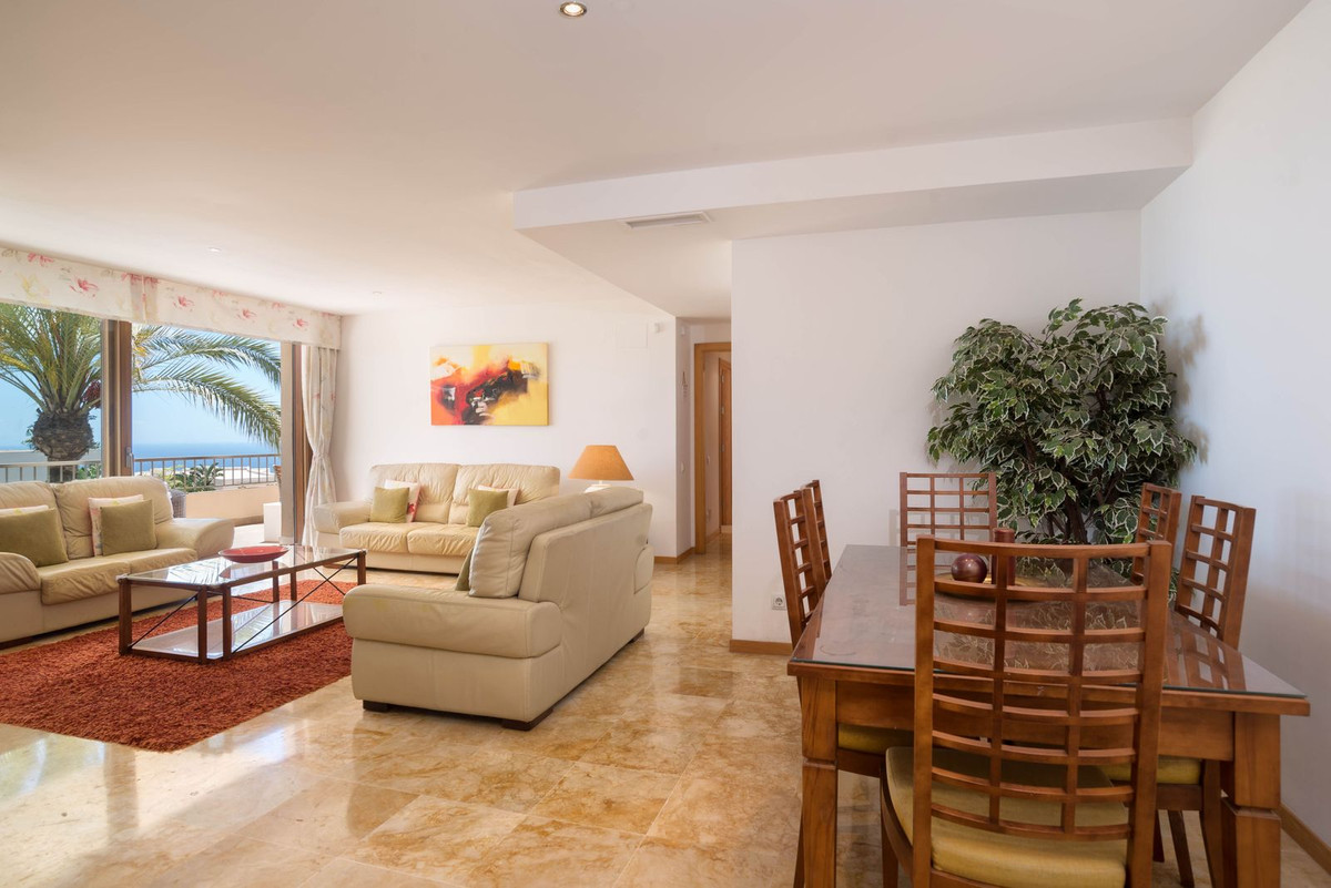 Se vende Apartamento Planta Media de 3 dormitorios en Costa Del Sol, Málaga, España