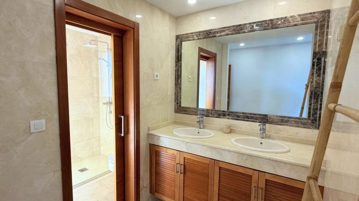 5 Bed Townhouse for sale in Estepona Costa Del Sol, Málaga, Spain