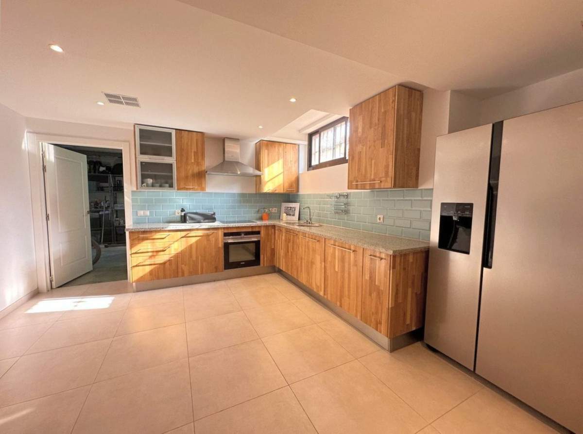 5 Bed Townhouse for sale in Estepona Costa Del Sol, Málaga, Spain