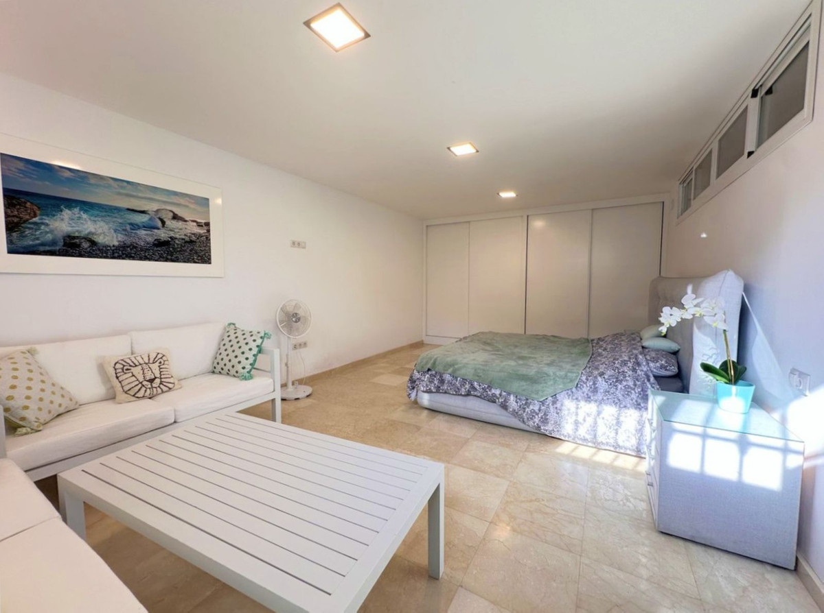 5 Bed Townhouse for sale in Estepona Costa Del Sol, Málaga, Spain