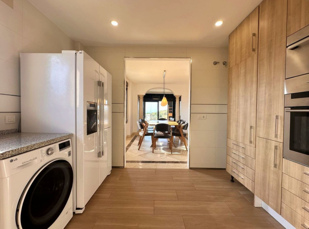 5 Bed Townhouse for sale in Estepona Costa Del Sol, Málaga, Spain