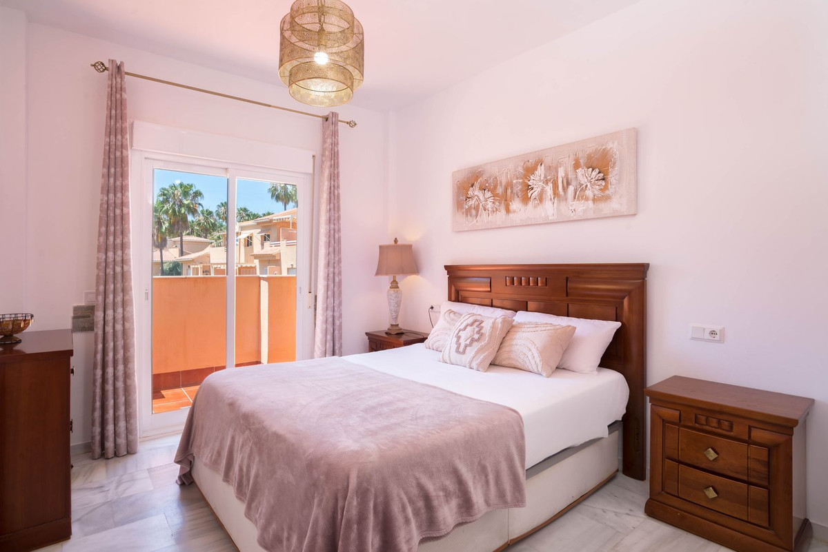 Se vende Apartamento Planta Media de 3 dormitorios en Costa Del Sol, Málaga, España