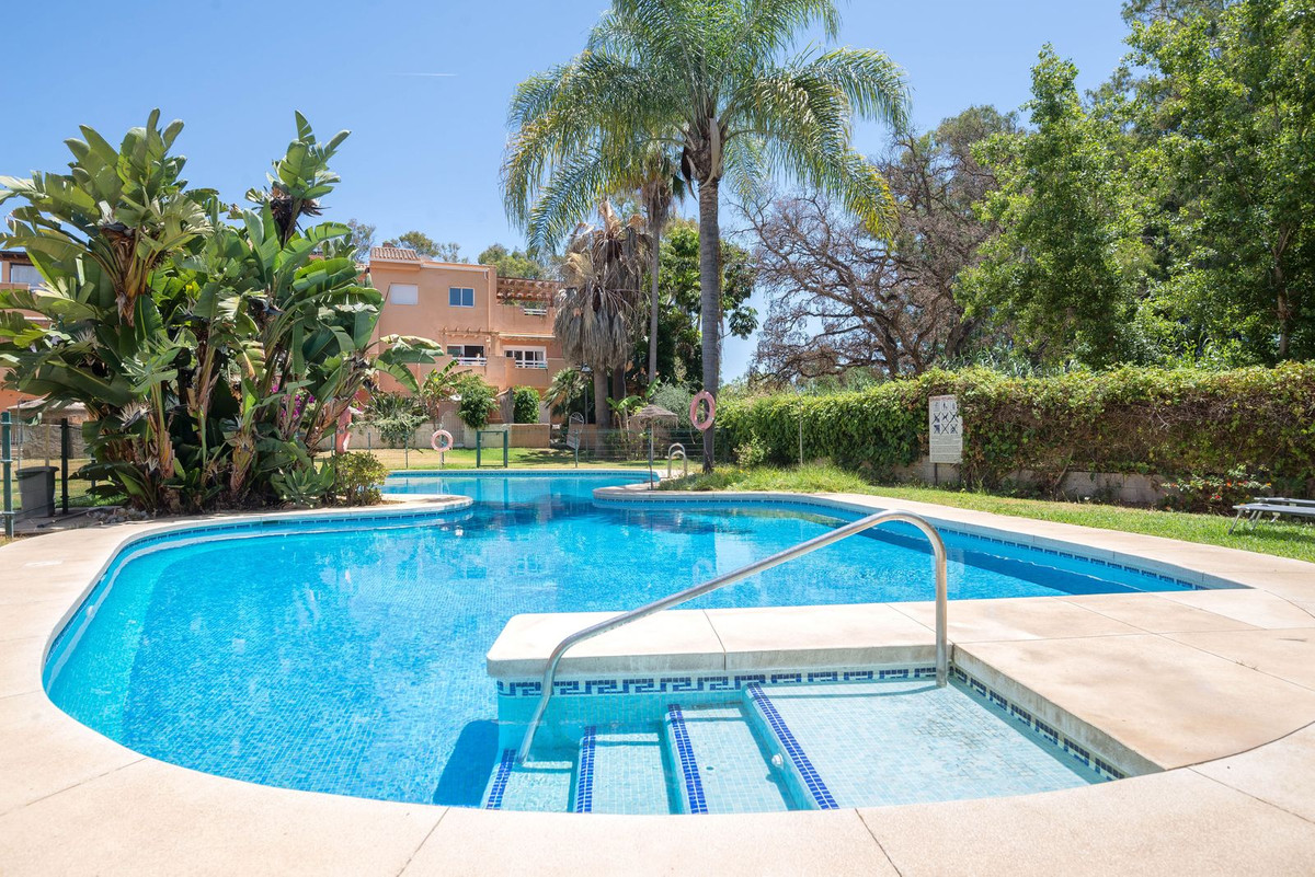 Se vende Apartamento Planta Media de 3 dormitorios en Costa Del Sol, Málaga, España