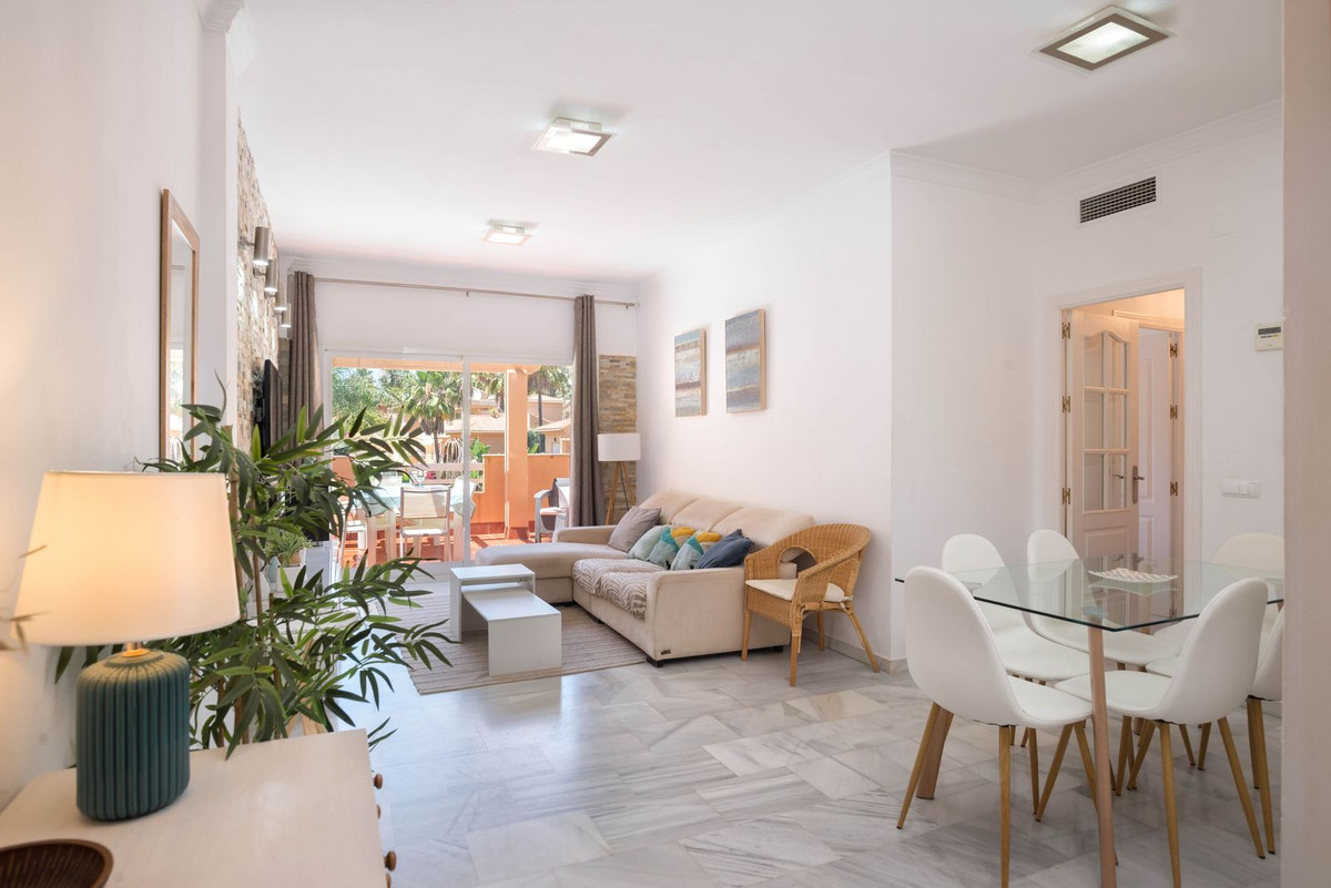 Se vende Apartamento Planta Media de 3 dormitorios en Costa Del Sol, Málaga, España