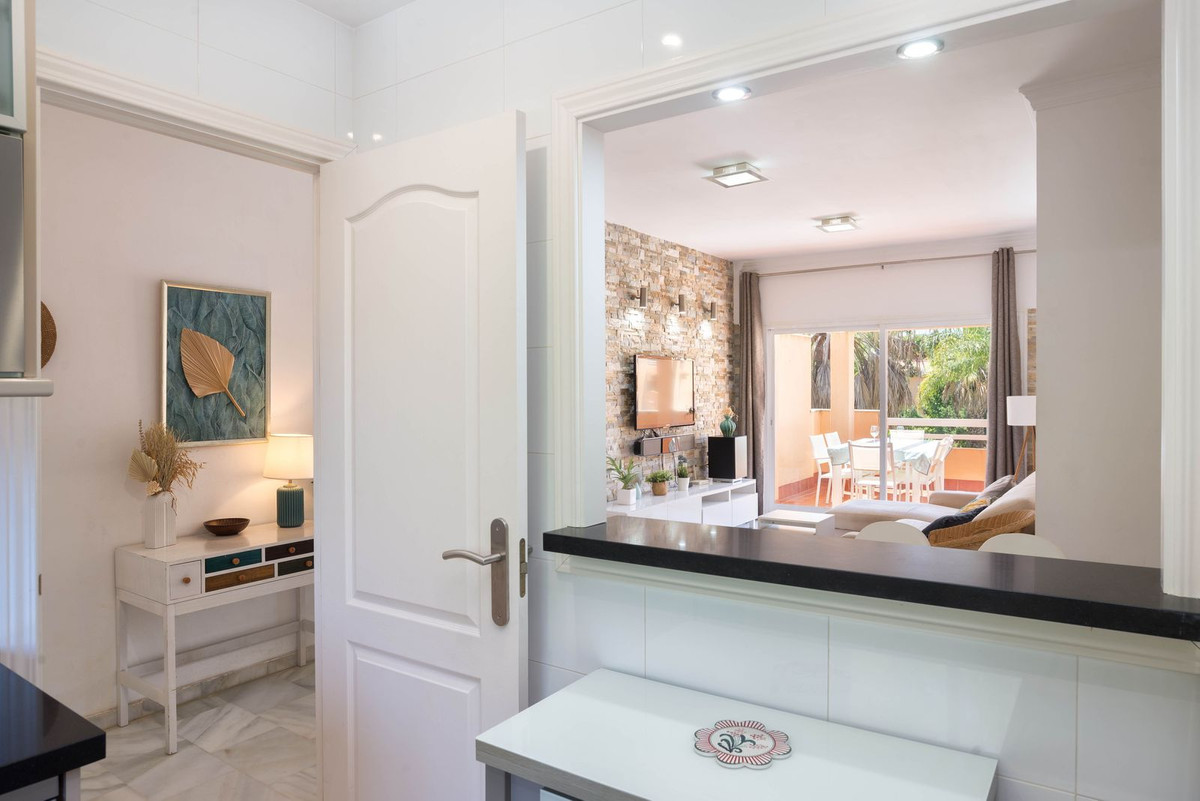 Se vende Apartamento Planta Media de 3 dormitorios en Costa Del Sol, Málaga, España