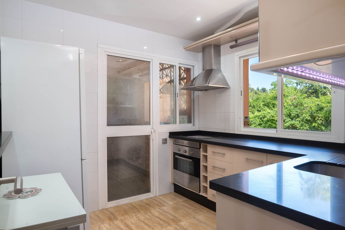 Se vende Apartamento Planta Media de 3 dormitorios en Costa Del Sol, Málaga, España