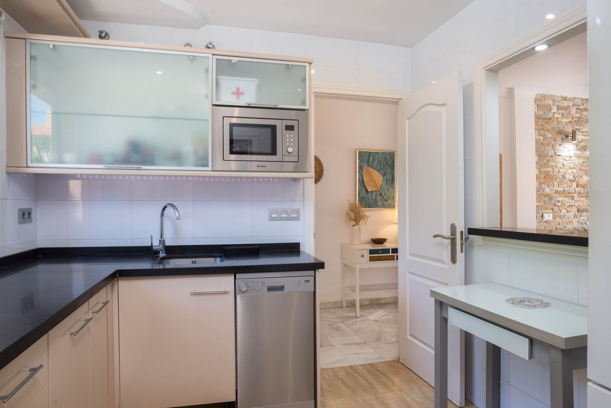 Se vende Apartamento Planta Media de 3 dormitorios en Costa Del Sol, Málaga, España