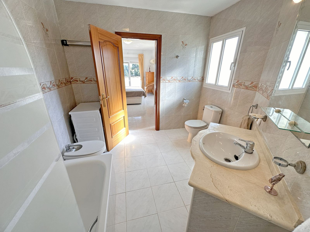 4 Bed Townhouse for sale in Mijas Costa Costa Del Sol, Málaga, Spain