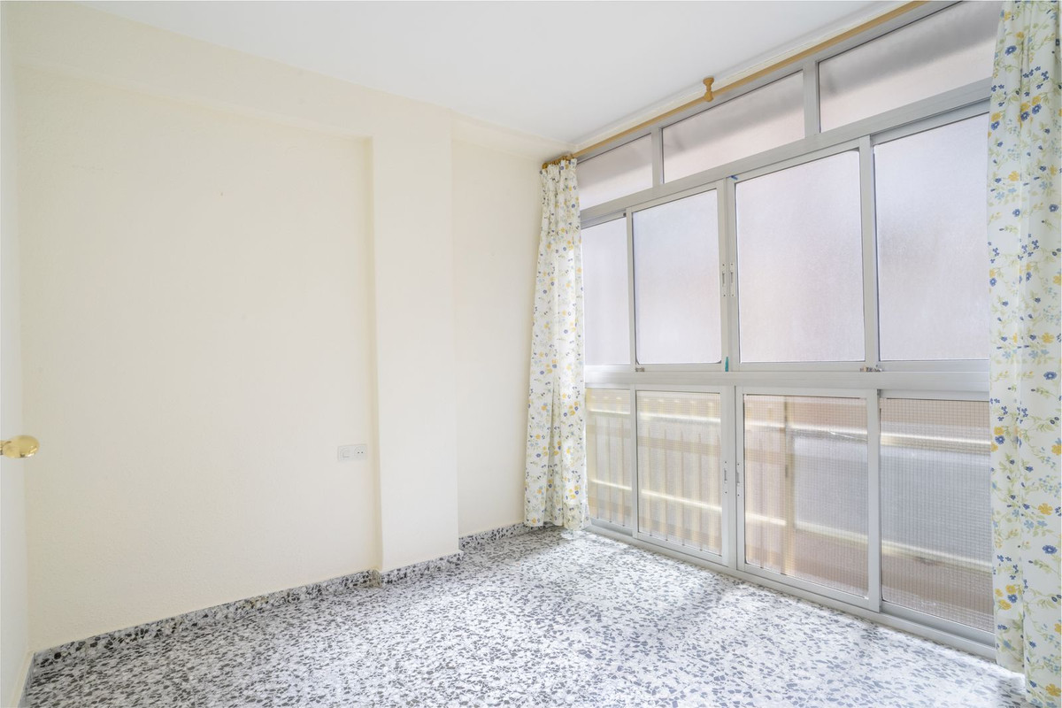 Se vende Apartamento Planta Media de 4 dormitorios en Costa Del Sol, Málaga, España