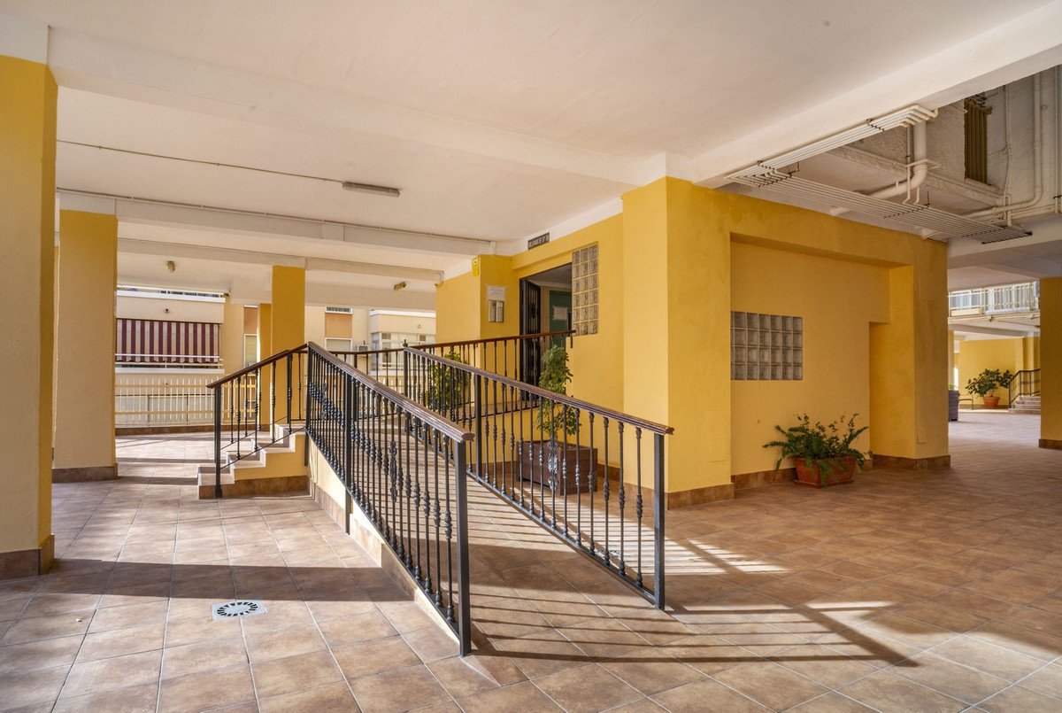 Se vende Apartamento Planta Media de 4 dormitorios en Costa Del Sol, Málaga, España