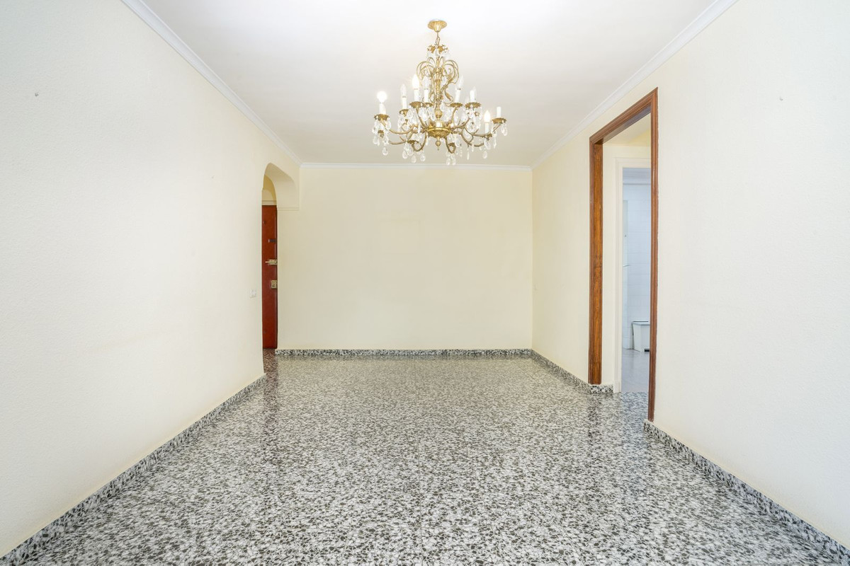 Se vende Apartamento Planta Media de 4 dormitorios en Costa Del Sol, Málaga, España