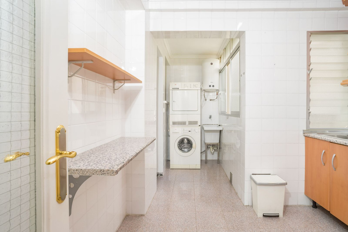 Se vende Apartamento Planta Media de 4 dormitorios en Costa Del Sol, Málaga, España