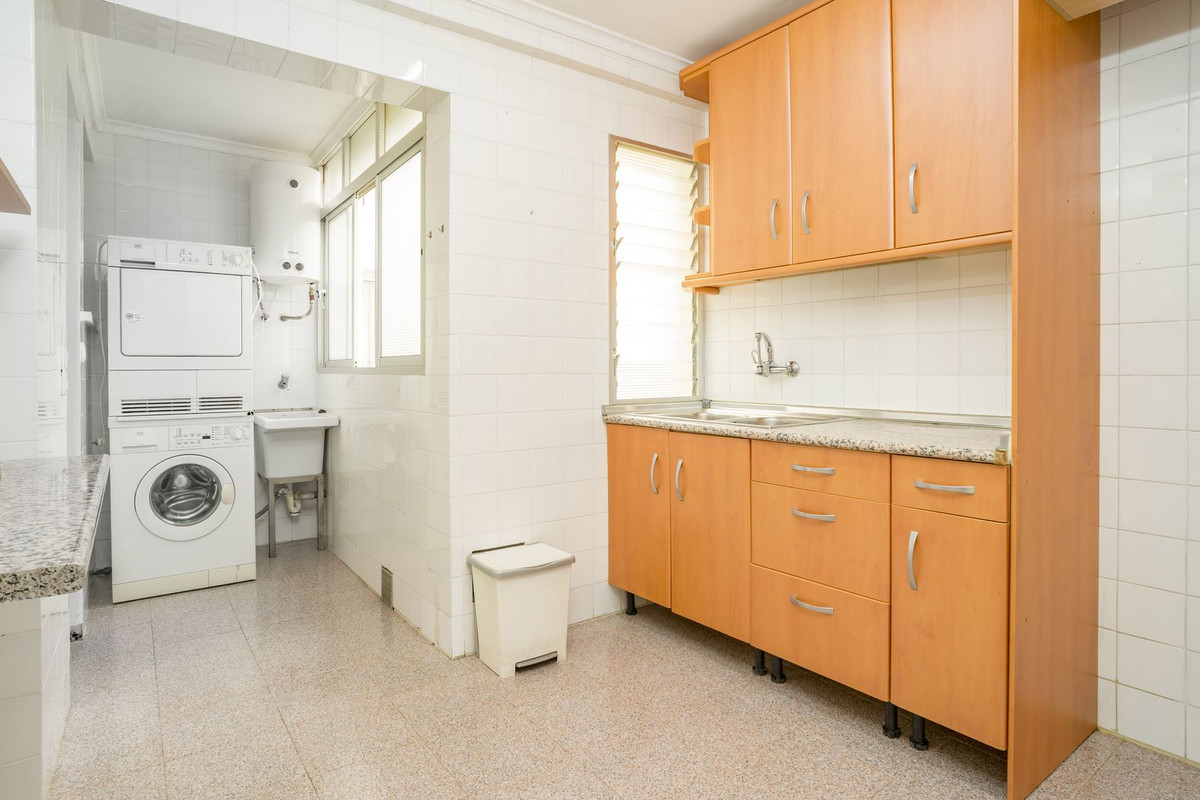 Se vende Apartamento Planta Media de 4 dormitorios en Costa Del Sol, Málaga, España