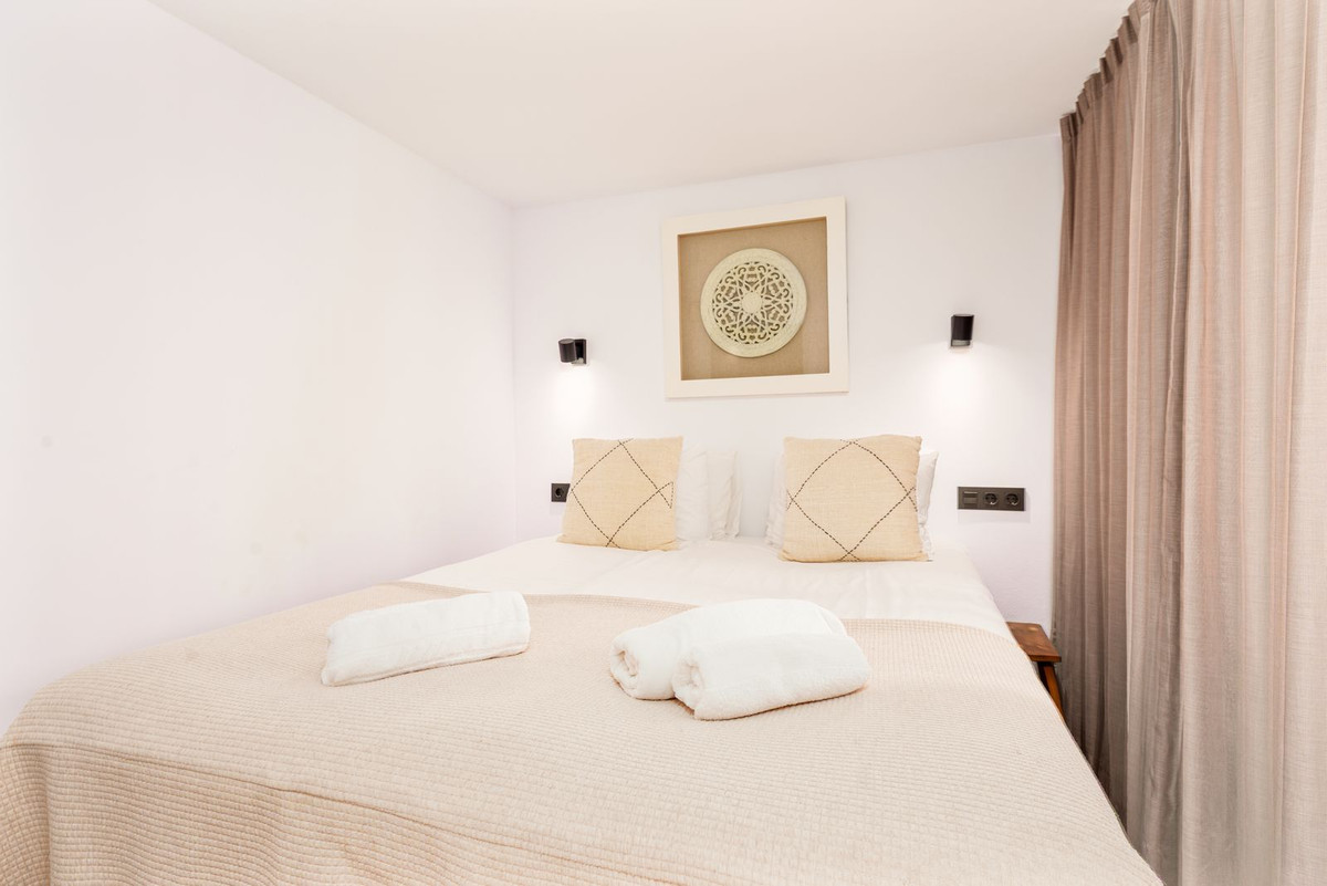 2 Bed Townhouse for sale in Estepona Costa Del Sol, Málaga, Spain