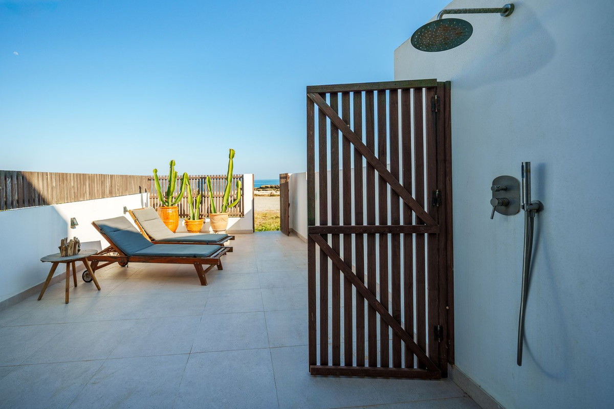 2 Bed Townhouse for sale in Estepona Costa Del Sol, Málaga, Spain