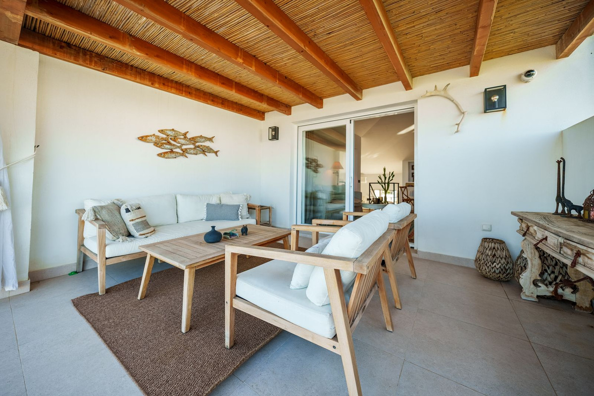 2 Bed Townhouse for sale in Estepona Costa Del Sol, Málaga, Spain