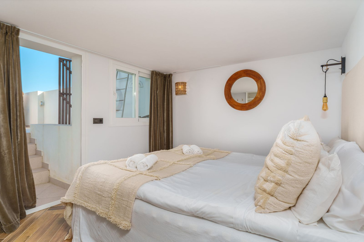 2 Bed Townhouse for sale in Estepona Costa Del Sol, Málaga, Spain