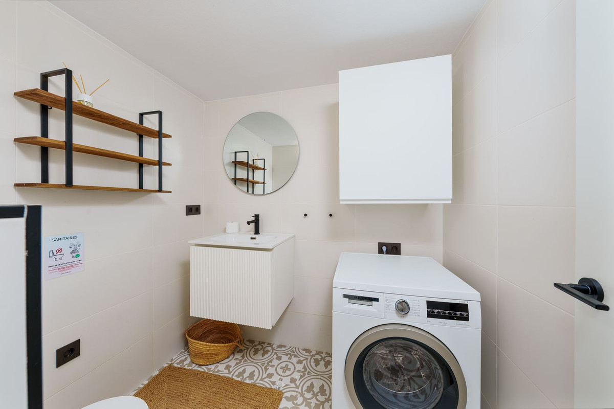 2 Bed Townhouse for sale in Estepona Costa Del Sol, Málaga, Spain