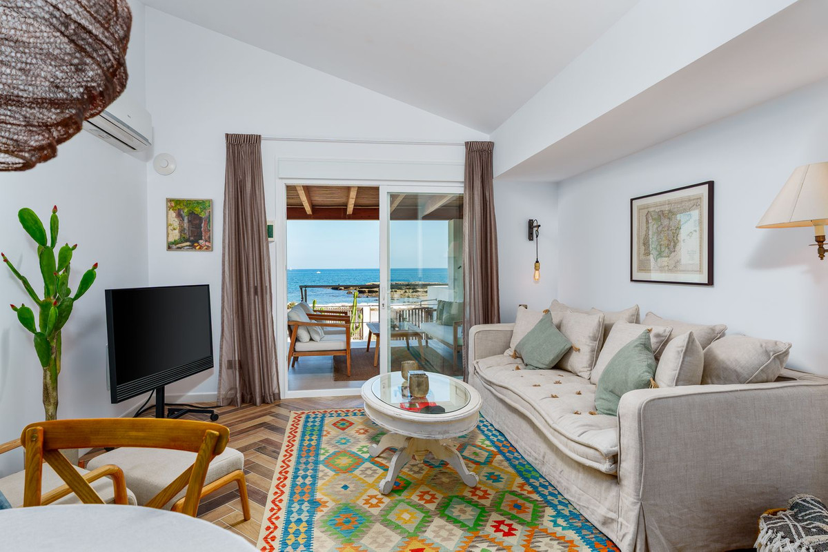 2 Bed Townhouse for sale in Estepona Costa Del Sol, Málaga, Spain
