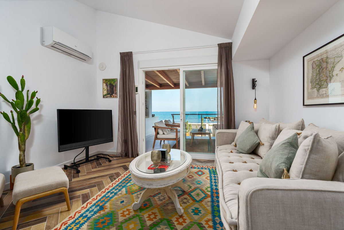 2 Bed Townhouse for sale in Estepona Costa Del Sol, Málaga, Spain
