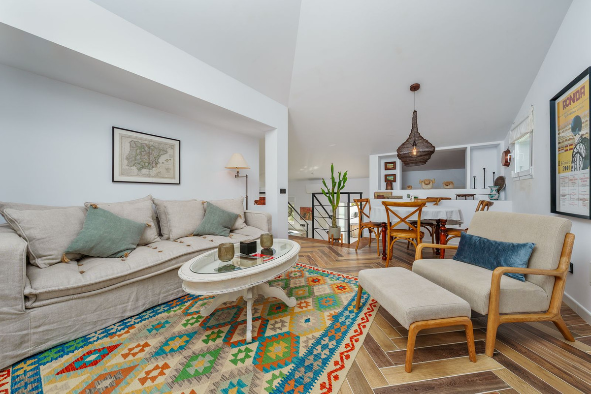 2 Bed Townhouse for sale in Estepona Costa Del Sol, Málaga, Spain
