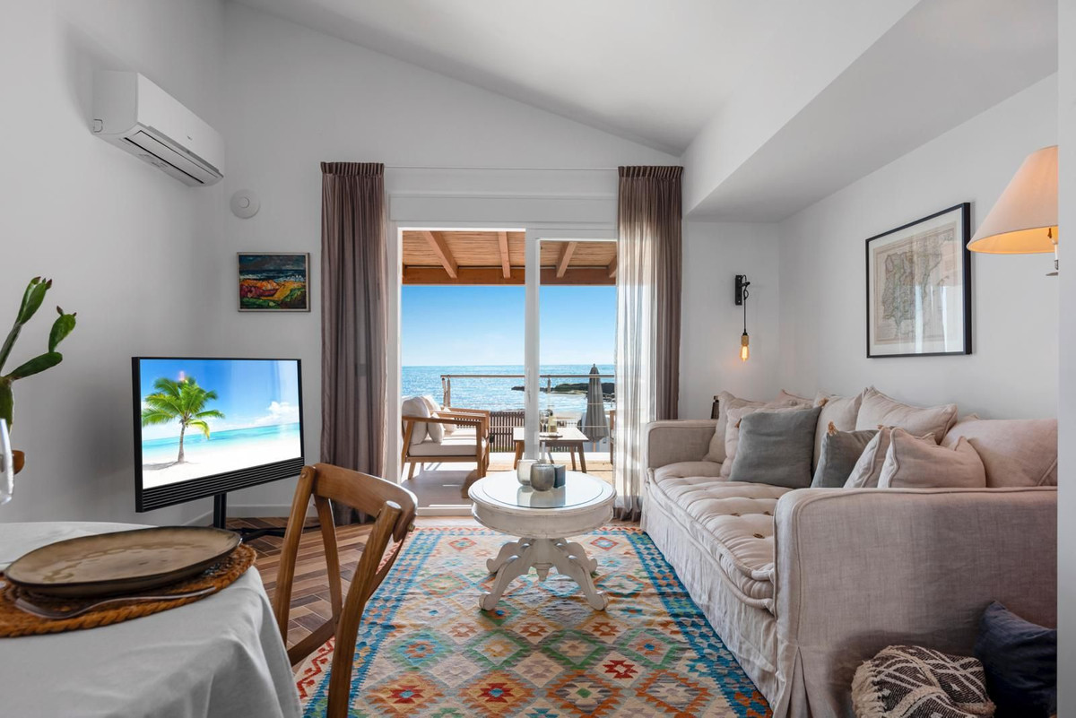 2 Bed Townhouse for sale in Estepona Costa Del Sol, Málaga, Spain