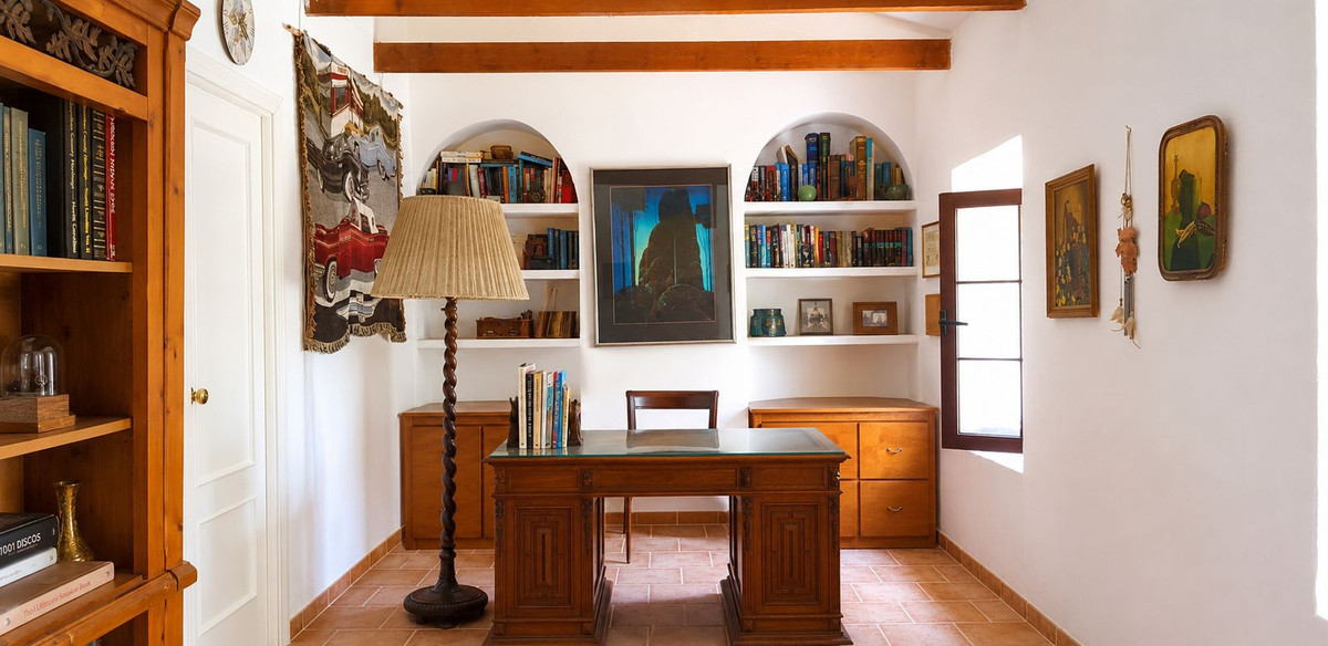Se vende Finca - Cortijo de 3 dormitorios en Costa Del Sol, Málaga, España