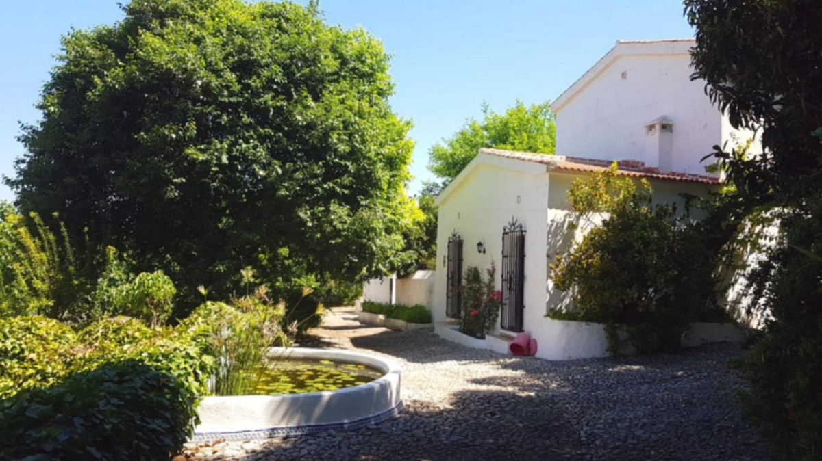 Se vende Finca - Cortijo de 3 dormitorios en Costa Del Sol, Málaga, España
