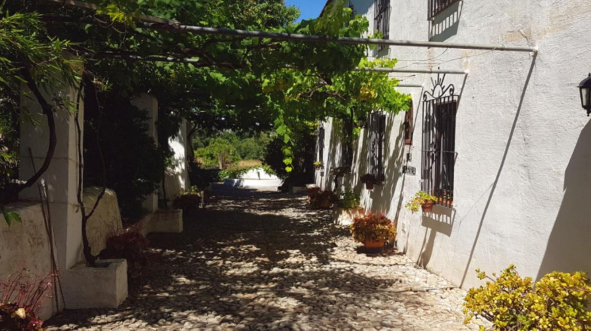 Se vende Finca - Cortijo de 3 dormitorios en Costa Del Sol, Málaga, España